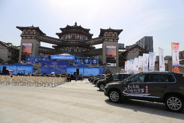 我校国际民生文化研究所所长、著名文化学者肖云儒应邀参与“新丝路•新梦想”丝绸之路万里行活动
